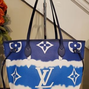 LV NEVER FULL Large bag with small zip bag both in blue & white print.Beautiful!